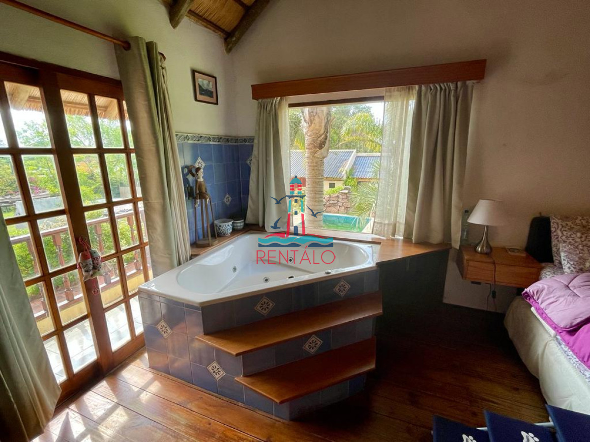 Casa ID.233 - Alquiler anual casa en Punta del este con piscina 