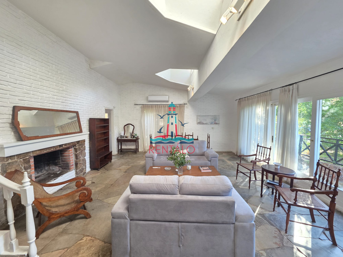 Casa ID.718 - Casa en alquiler anual y de temporada San Rafael - 5 Dormitorios 