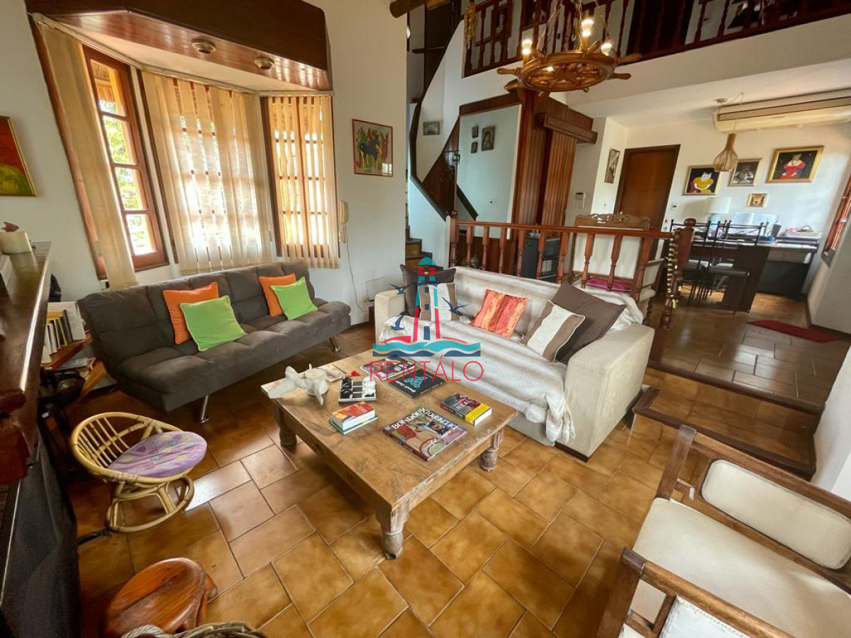 Casa ID.233 - Alquiler anual casa en Punta del este con piscina 
