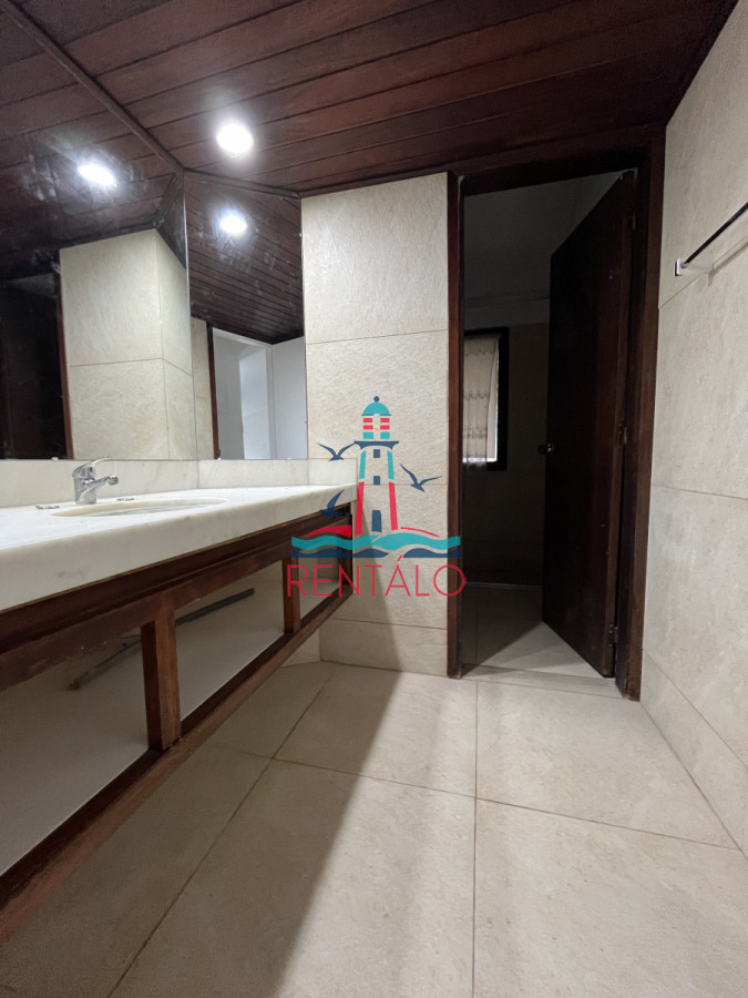 Casa ID.117 - Casa En Venta 5 dormitorios en Punta del Este zona Cantegril