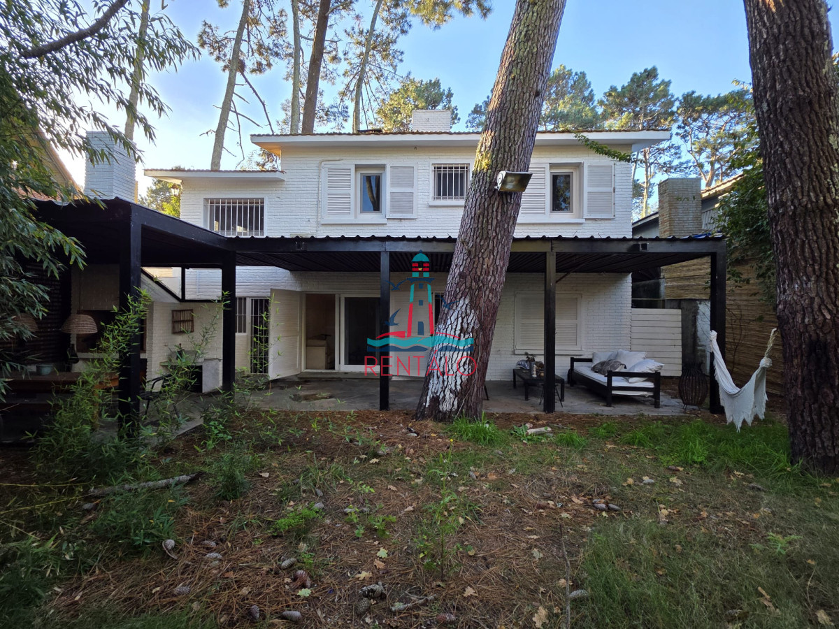 Casa ID.718 - Casa en alquiler anual y de temporada San Rafael - 5 Dormitorios 