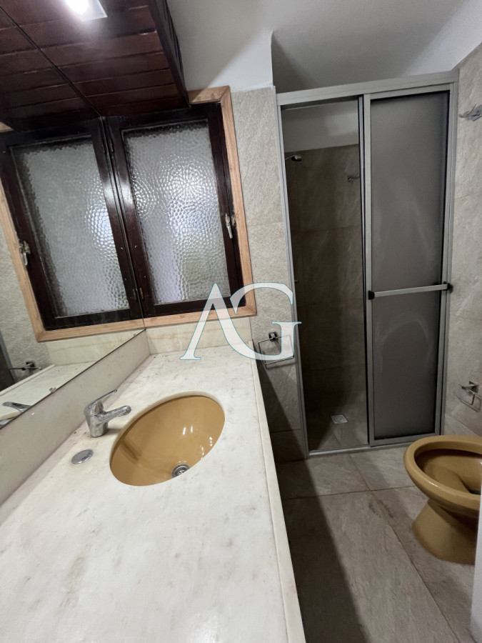 Casa ID.40 - Casa En Venta o alquiler anual, Zona Cantegril.