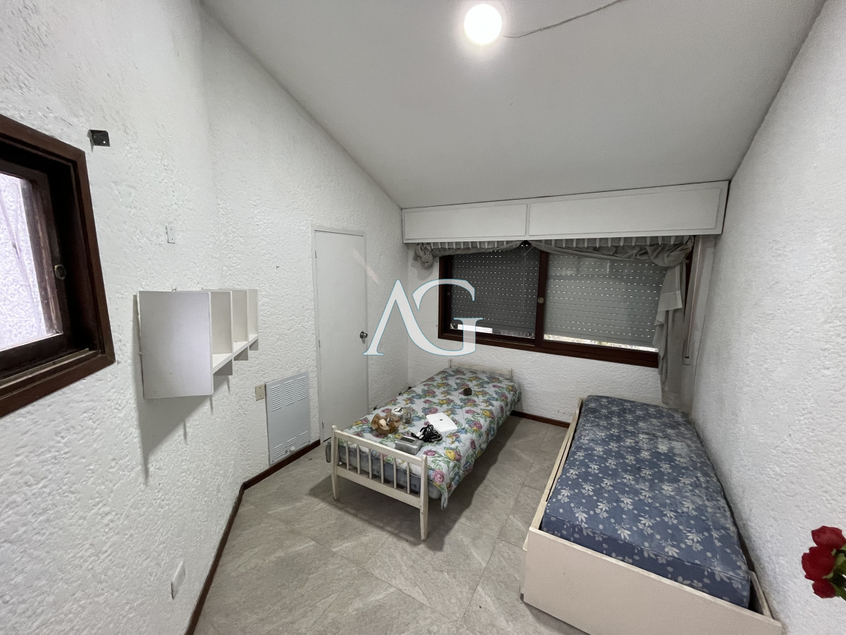 Casa ID.40 - Casa En Venta o alquiler anual, Zona Cantegril.