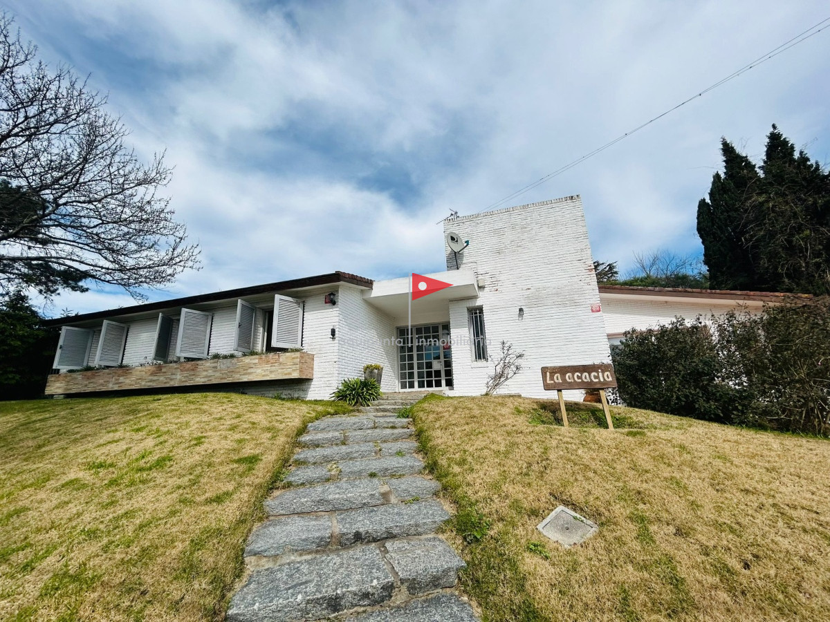 Casa ID.46 - Casa En Venta, Zona Colegios. Jardines de Cordoba. Punta Del Este.