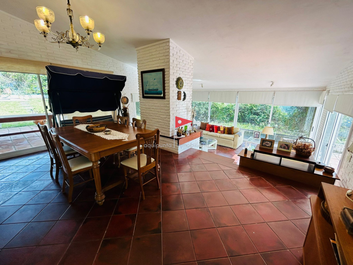 Casa ID.46 - Casa En Venta, Zona Colegios. Jardines de Cordoba. Punta Del Este.