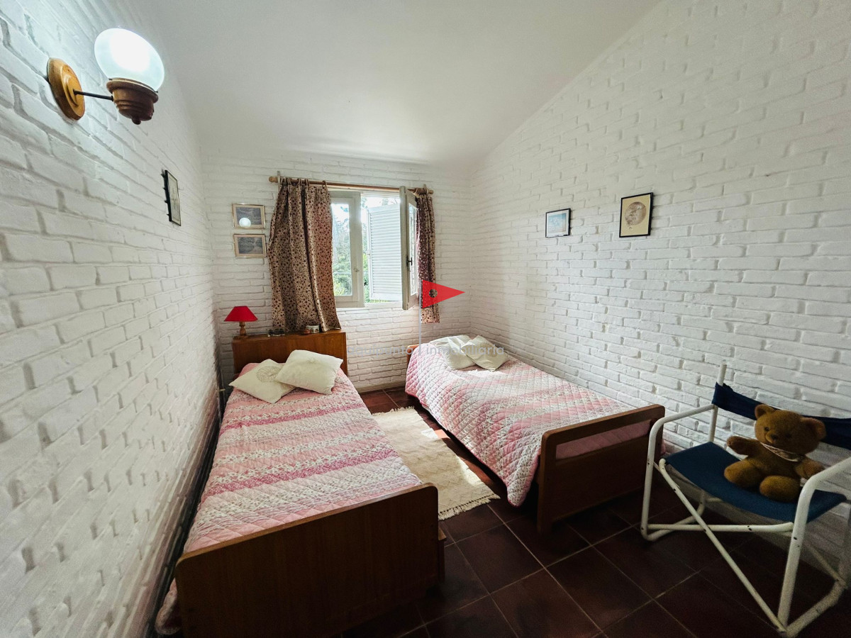 Casa ID.46 - Casa En Venta, Zona Colegios. Jardines de Cordoba. Punta Del Este.