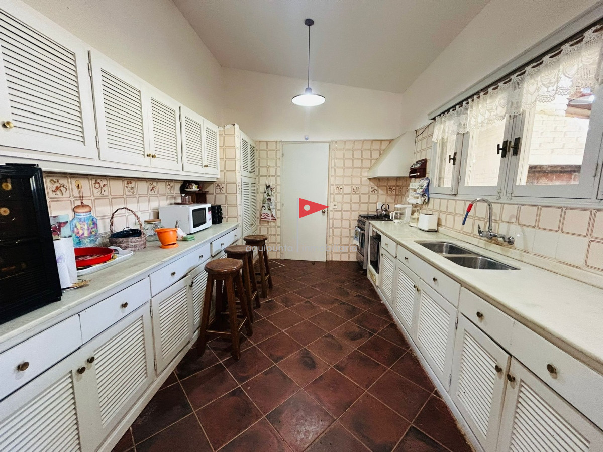 Casa ID.46 - Casa En Venta, Zona Colegios. Jardines de Cordoba. Punta Del Este.