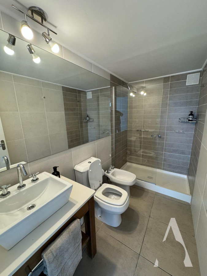 Apartamento ID.63 - Alquiler temporal - Ocean Drive Full Amenities. 1 Dormitorio y medio