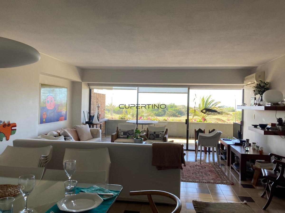 Apartamento ID.151 - Venta Primera Linea Brava - 3 dormitorios Frente al mar.