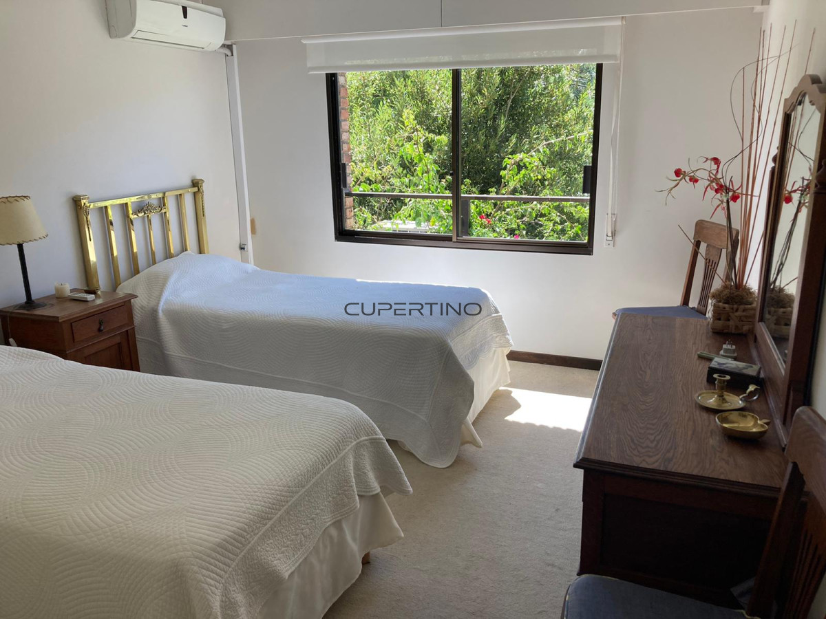 Apartamento ID.151 - Venta Primera Linea Brava - 3 dormitorios Frente al mar.