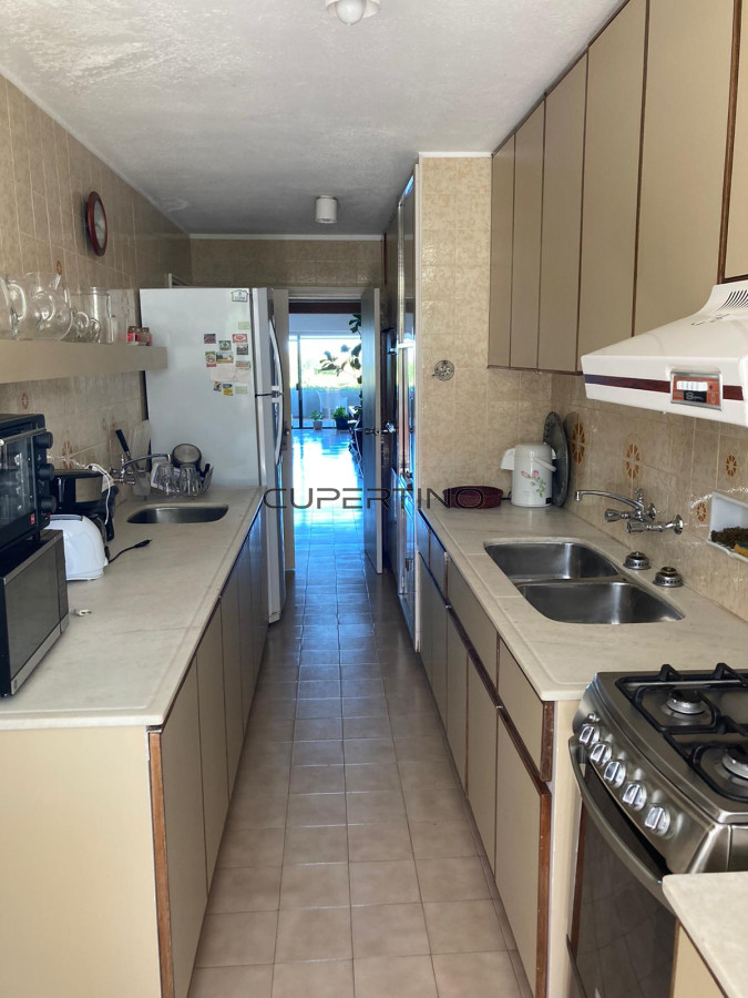 Apartamento ID.151 - Venta Primera Linea Brava - 3 dormitorios Frente al mar.