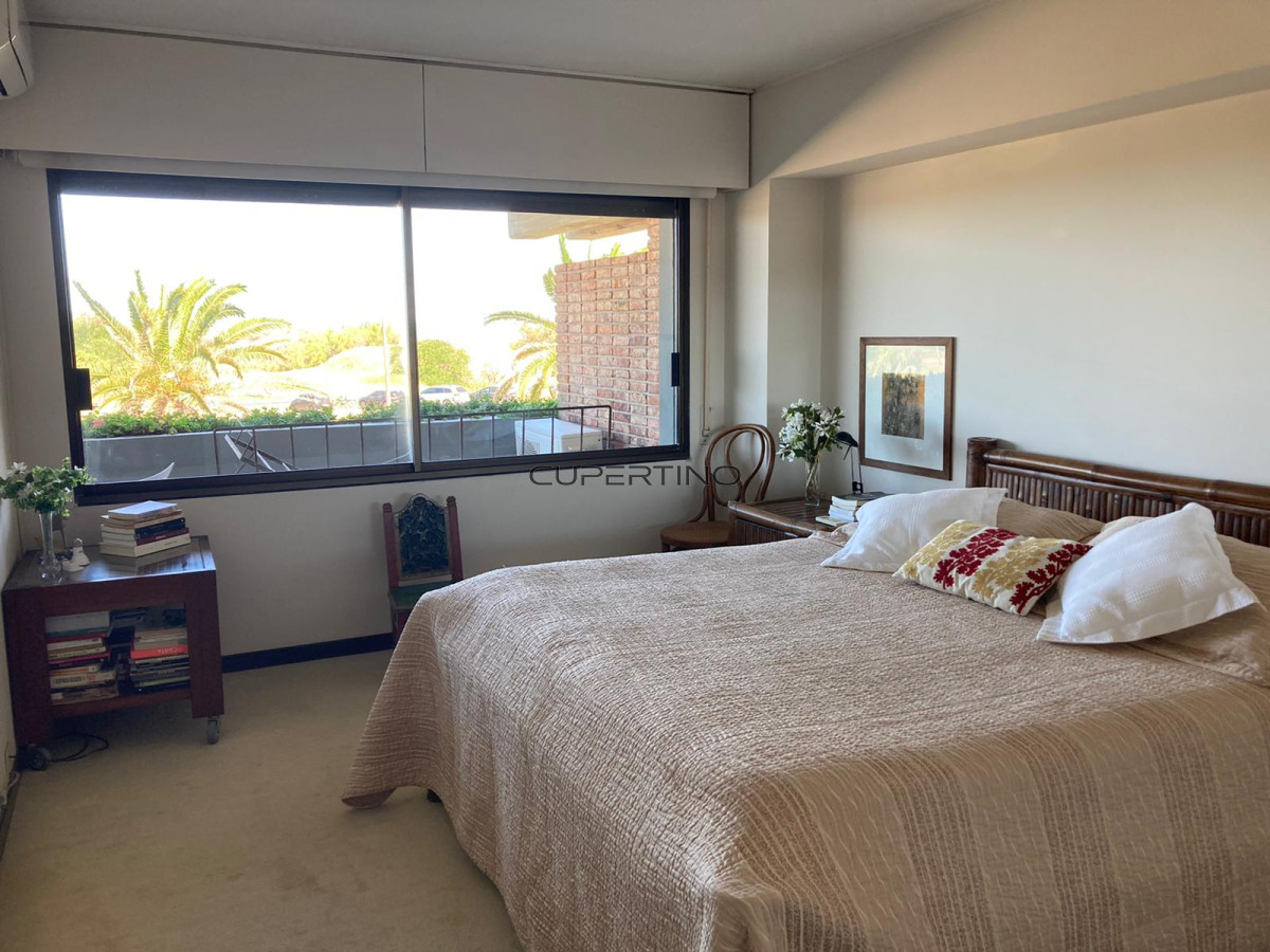 Apartamento ID.151 - Venta Primera Linea Brava - 3 dormitorios Frente al mar.