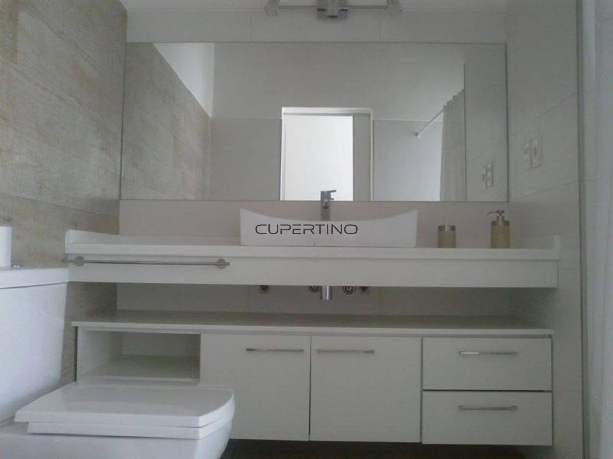 Casa ID.94 - Casa en alquiler de temporada - Punta Del Este 5 dormitorios, Piscina.