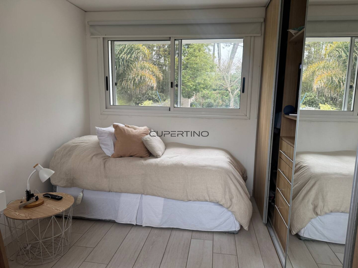 Casa ID.94 - Casa en alquiler de temporada - Punta Del Este 5 dormitorios, Piscina.