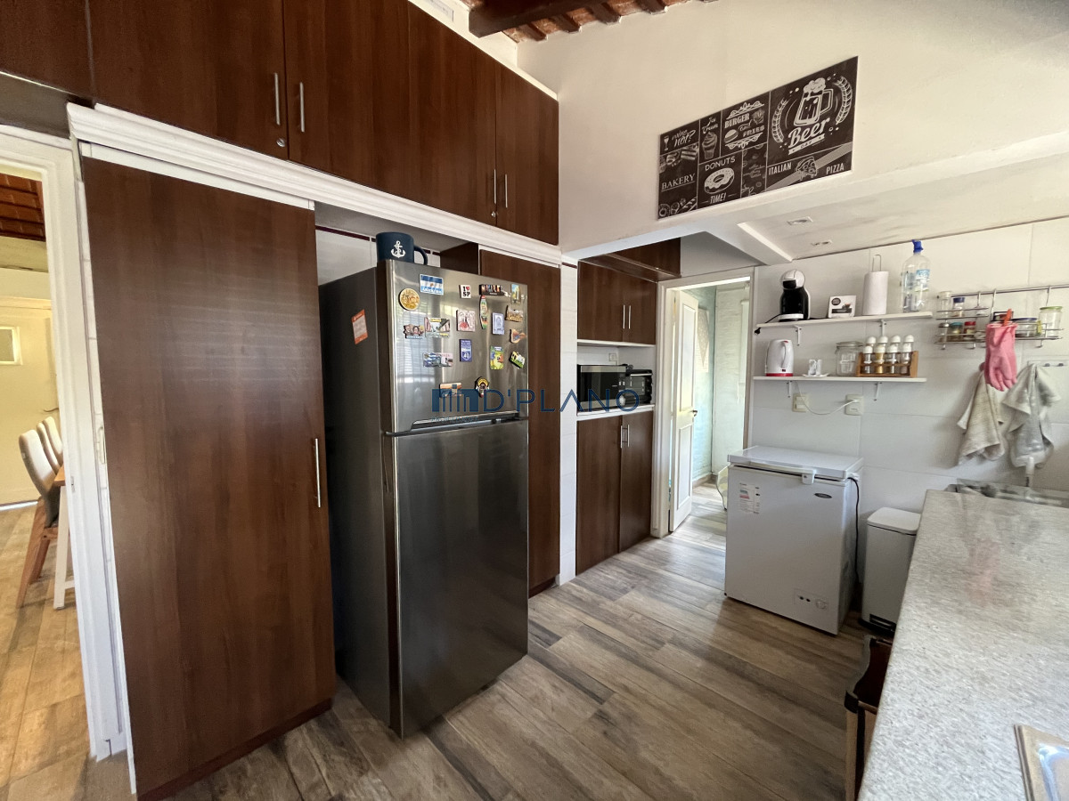 Casa ID.234 - CASA DE 4 DORMITORIOS- PLAYA MANSA, BARBACOA, PISCINA CLIMATIZADA.