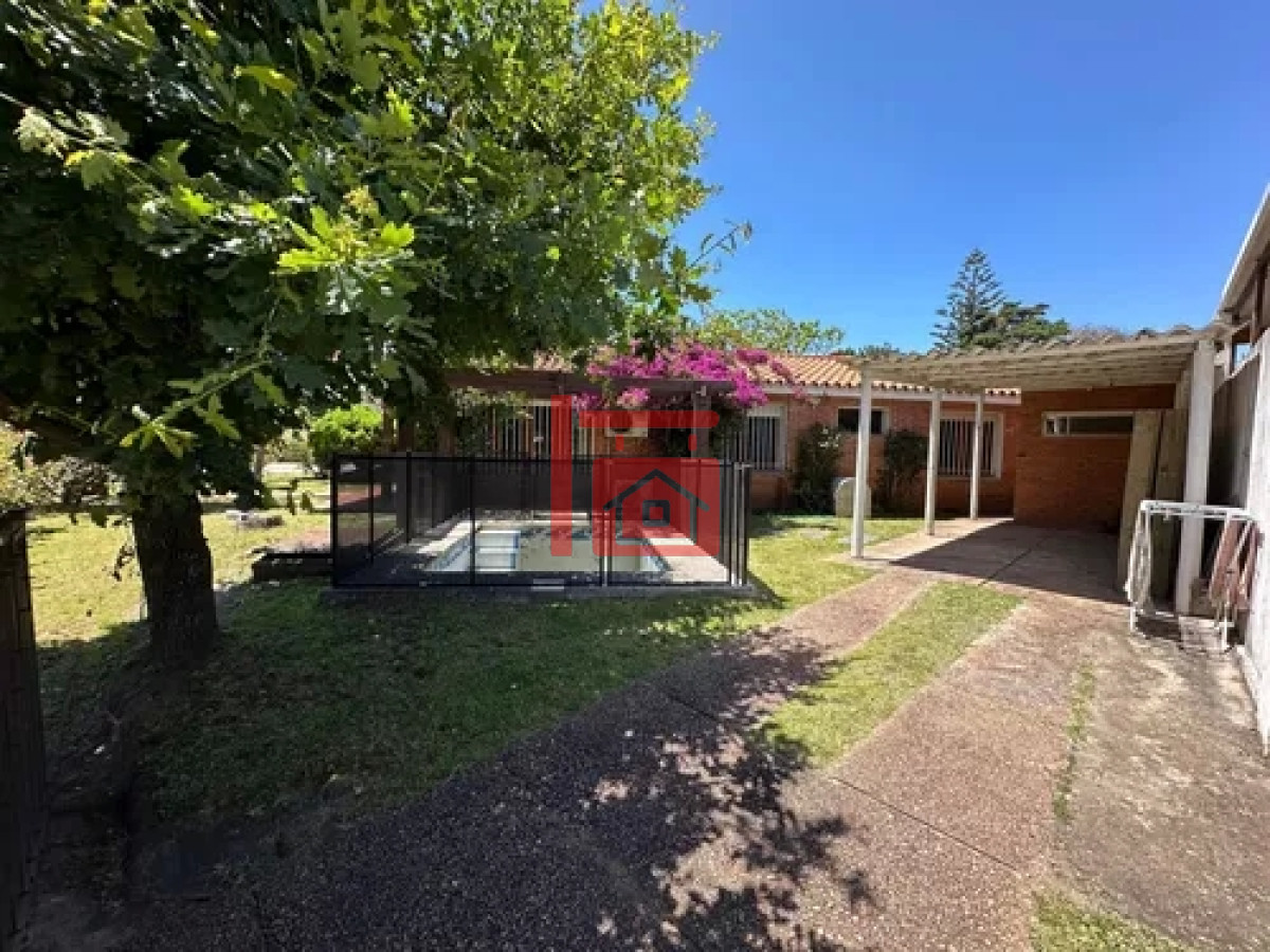 Casa ID.467 - Casa en alquiler 3 dormitorios, Playa Mansa Punta Del Este.