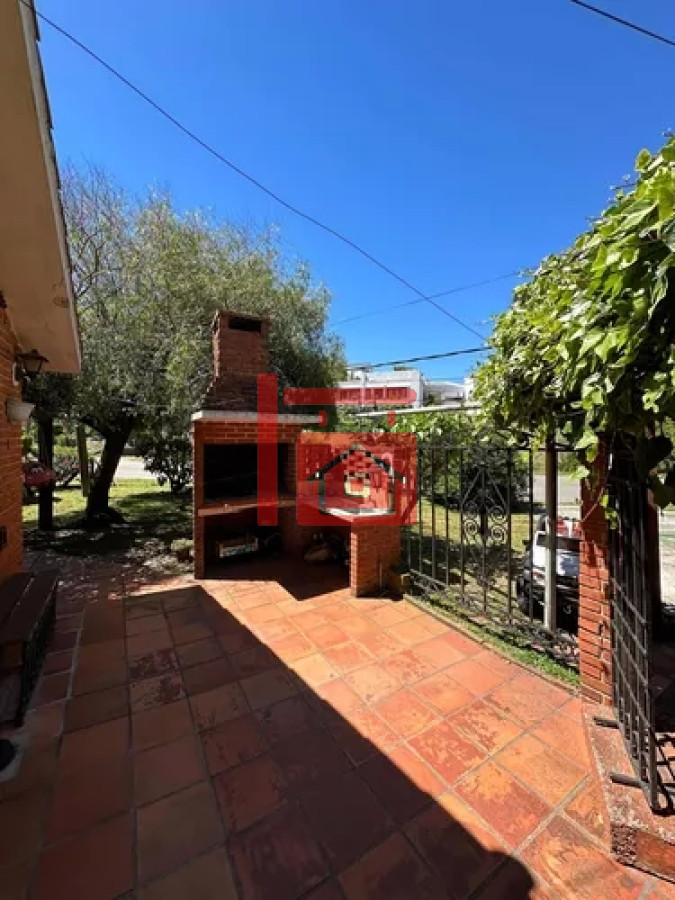 Casa ID.467 - Casa en alquiler 3 dormitorios, Playa Mansa Punta Del Este.