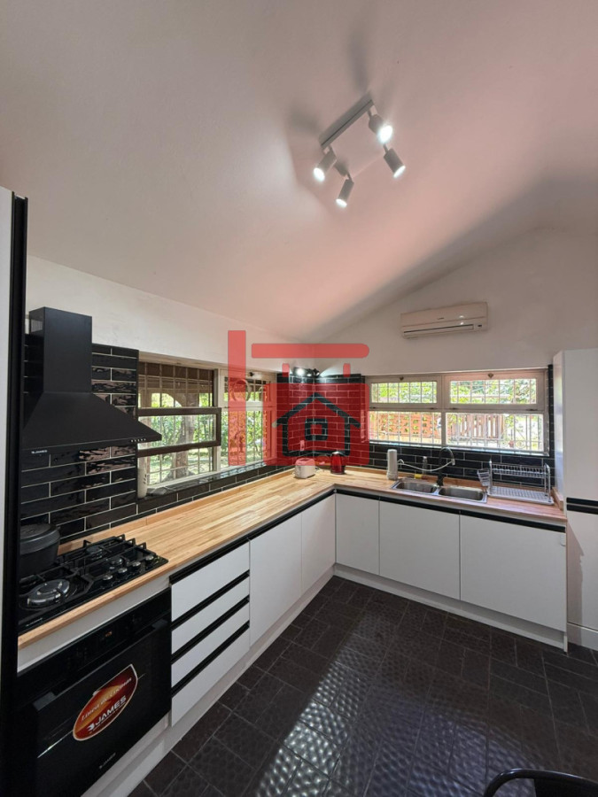 Casa ID.467 - Casa en alquiler 3 dormitorios, Playa Mansa Punta Del Este.