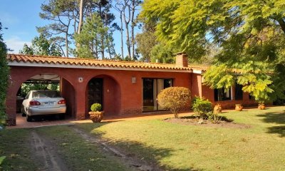 Casa en Venta Y Alquiler Anual, Pinares Punta Del Este.