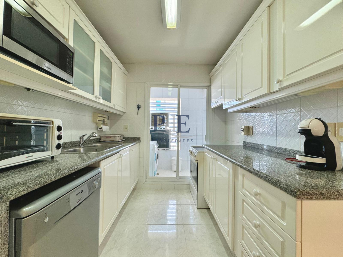 Coral Tower 4 dormitorios - Playa Mansa - Imagen 13