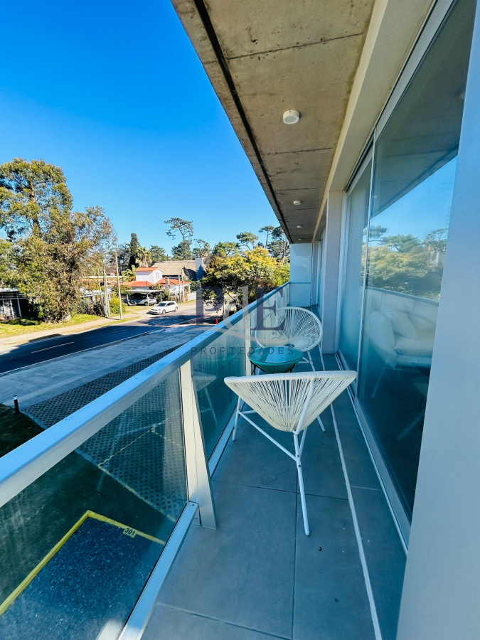 Apartamento en venta 2 Dormitorios , Playa Mansa, Punta del Este  - Imagen 1