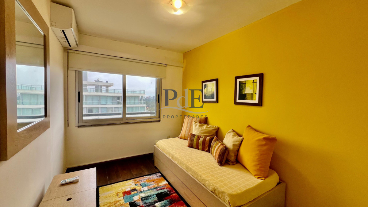 Alquiler de temporada - 3 dormitorios | Piso alto con vista al mar. - Imagen 3