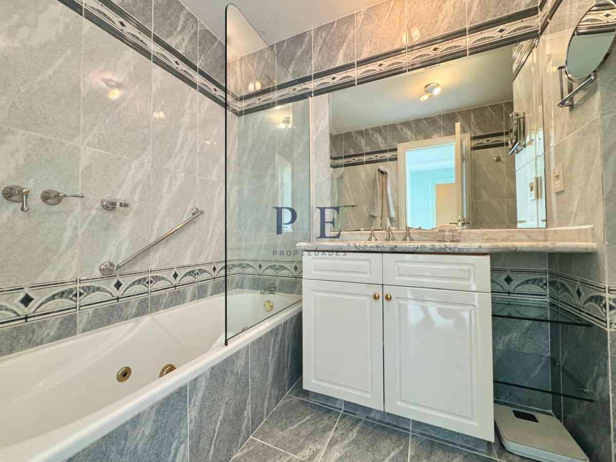 Coral Tower 4 dormitorios - Playa Mansa - Imagen 23