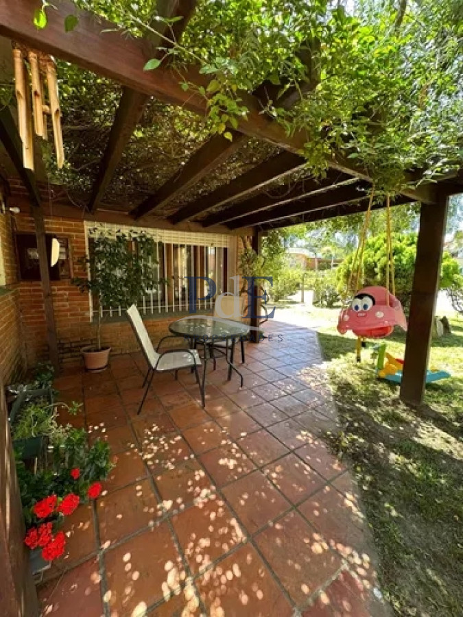 Casa en alquiler 3 dormitorios, Playa Mansa Punta Del Este. - Imagen 2