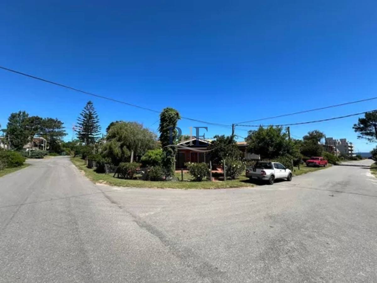 Casa en alquiler 3 dormitorios, Playa Mansa Punta Del Este.