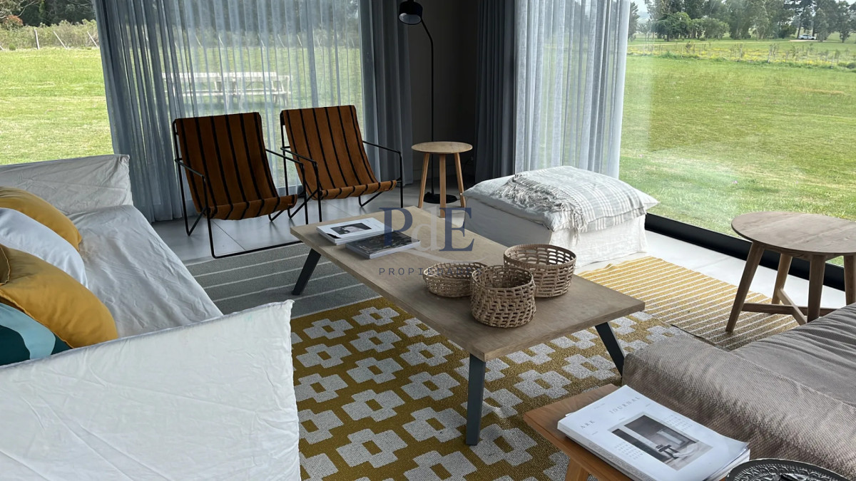 Importante residencia 3 suites + buhardilla, con vistas abiertas al campo. - Imagen 6