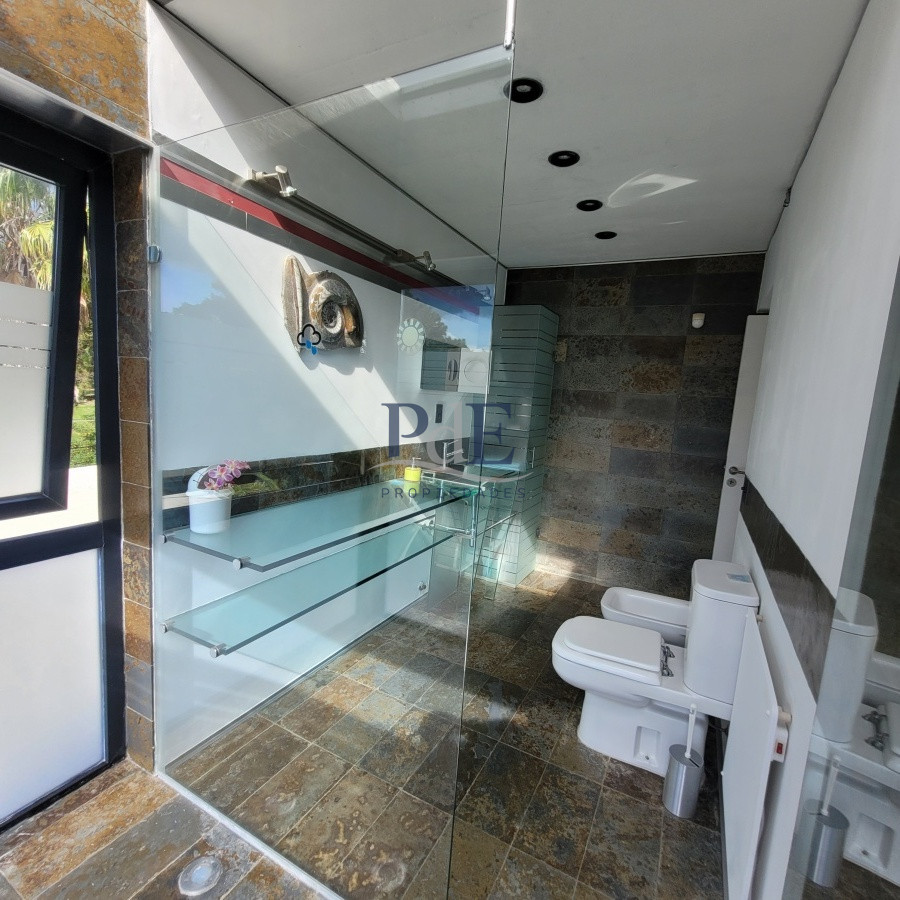 Espectacular, Residencia en venta en Rincón del Indio. - Imagen 41