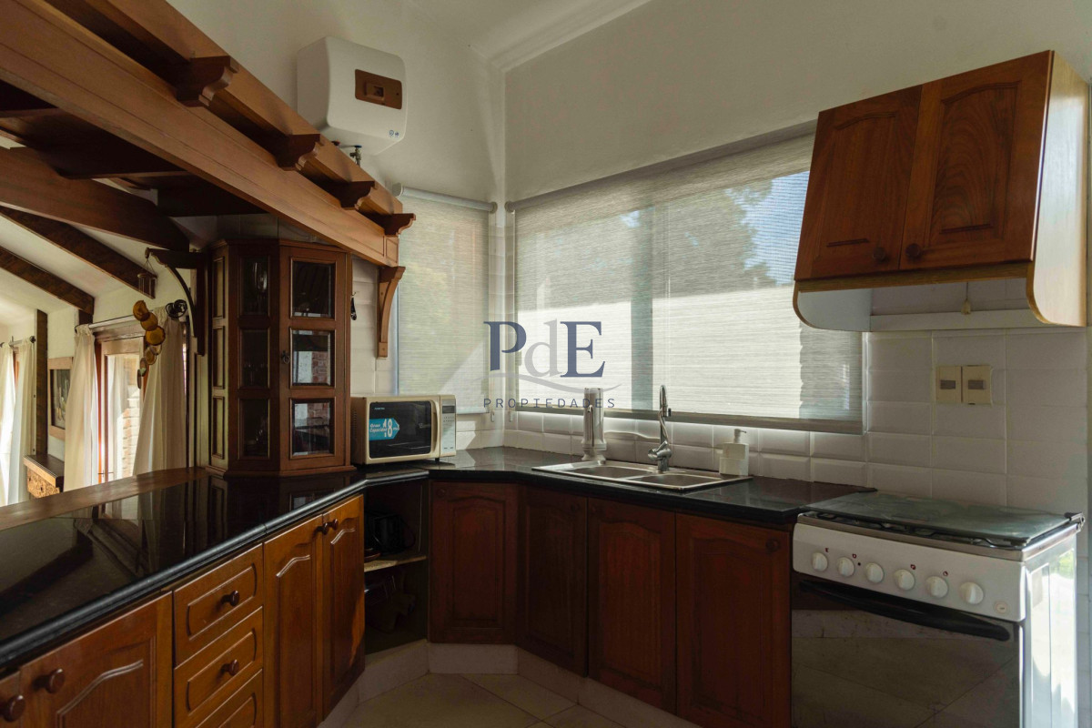 Casa en venta 4 dormitorios en Pinares con piscina climatizada. - Imagen 14