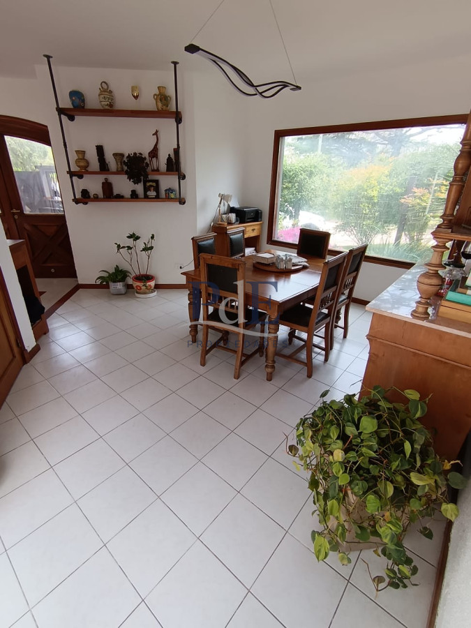 Playa Mansa, Punta del Este - Casa 4 dorm con Piscina y Parrillero Techado - Imagen 8