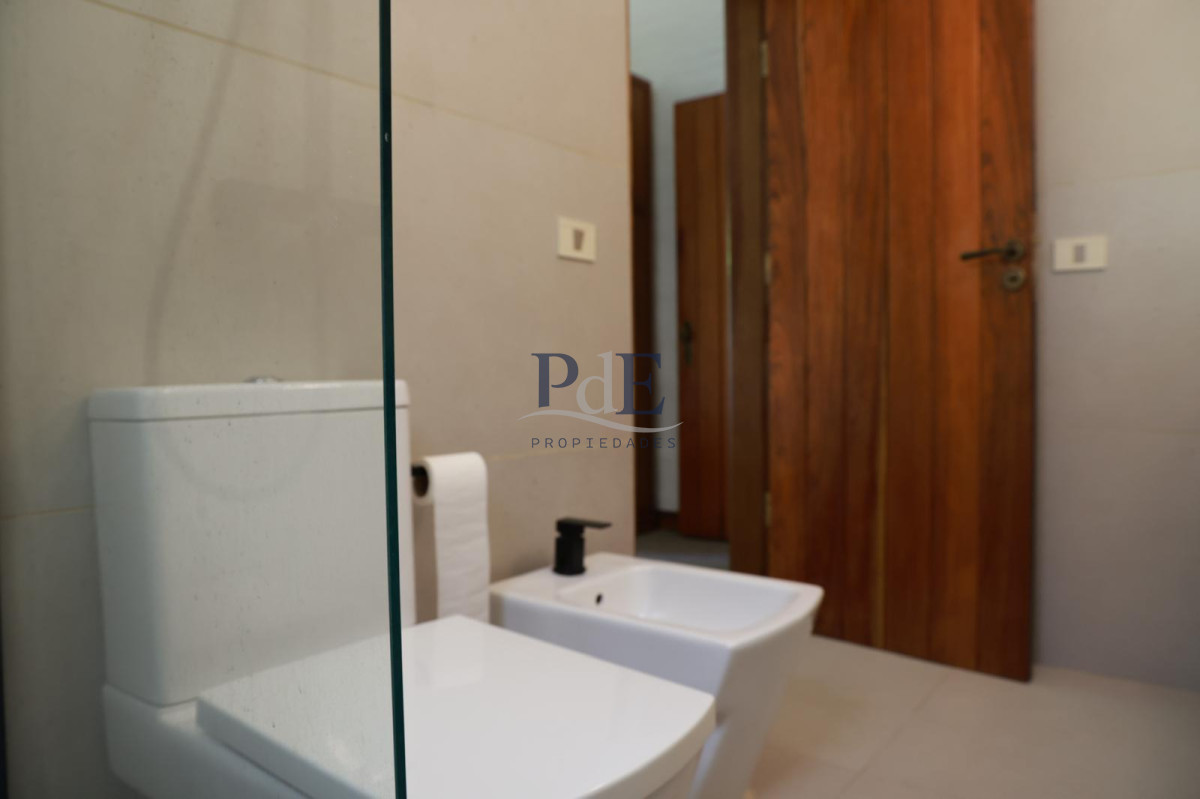 Casa en venta 4 dormitorios en Pinares con piscina climatizada. - Imagen 27