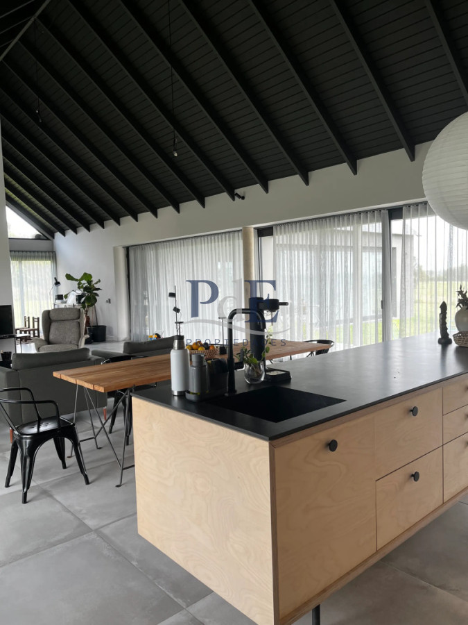 Importante residencia 3 suites + buhardilla, con vistas abiertas al campo. - Imagen 40