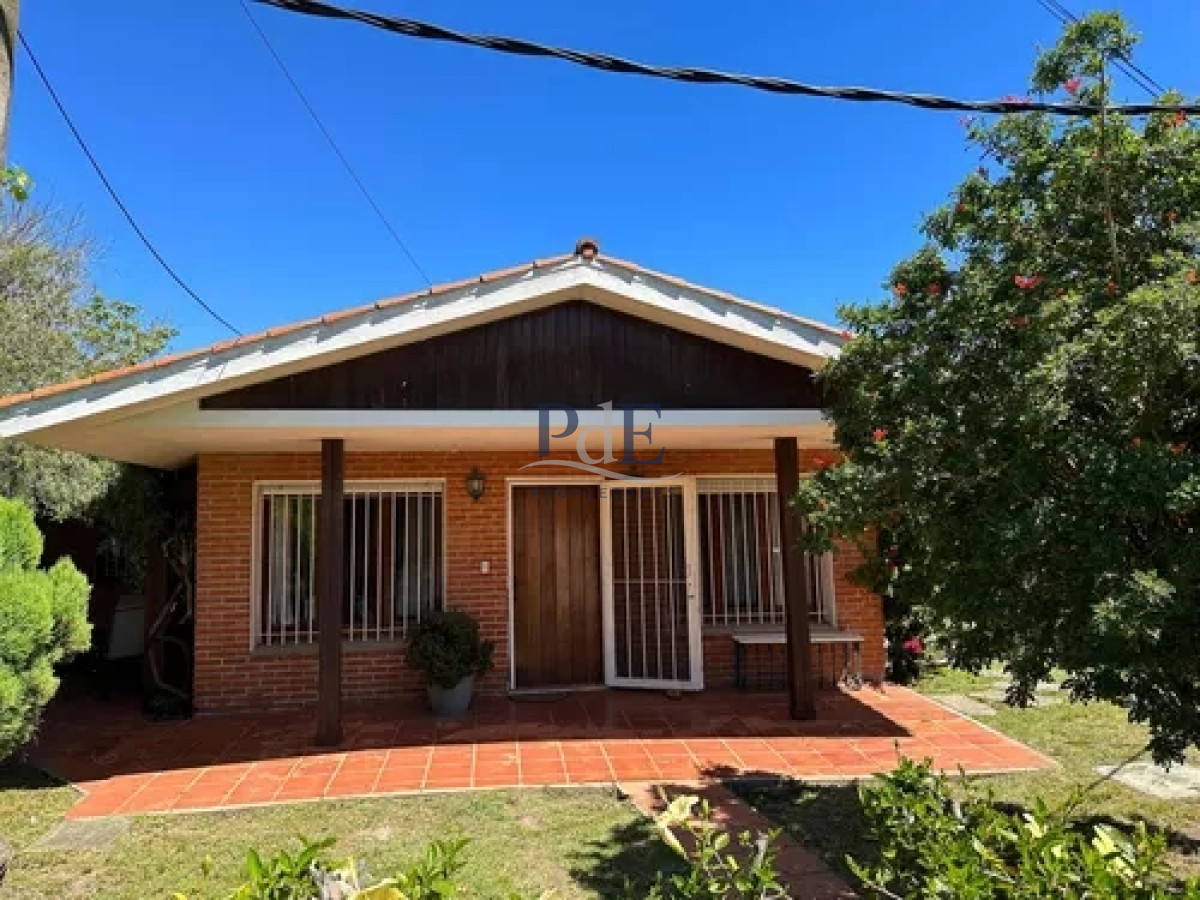 Casa en alquiler 3 dormitorios, Playa Mansa Punta Del Este. - Imagen 1