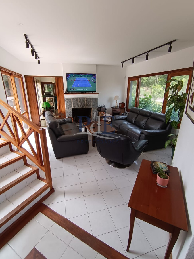 Playa Mansa, Punta del Este - Casa 4 dorm con Piscina y Parrillero Techado - Imagen 3