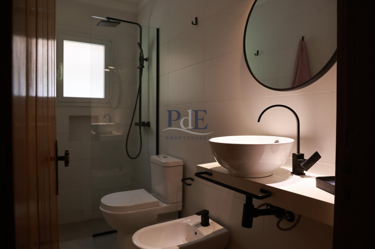 Casa en venta 4 dormitorios en Pinares con piscina climatizada. - Imagen 28