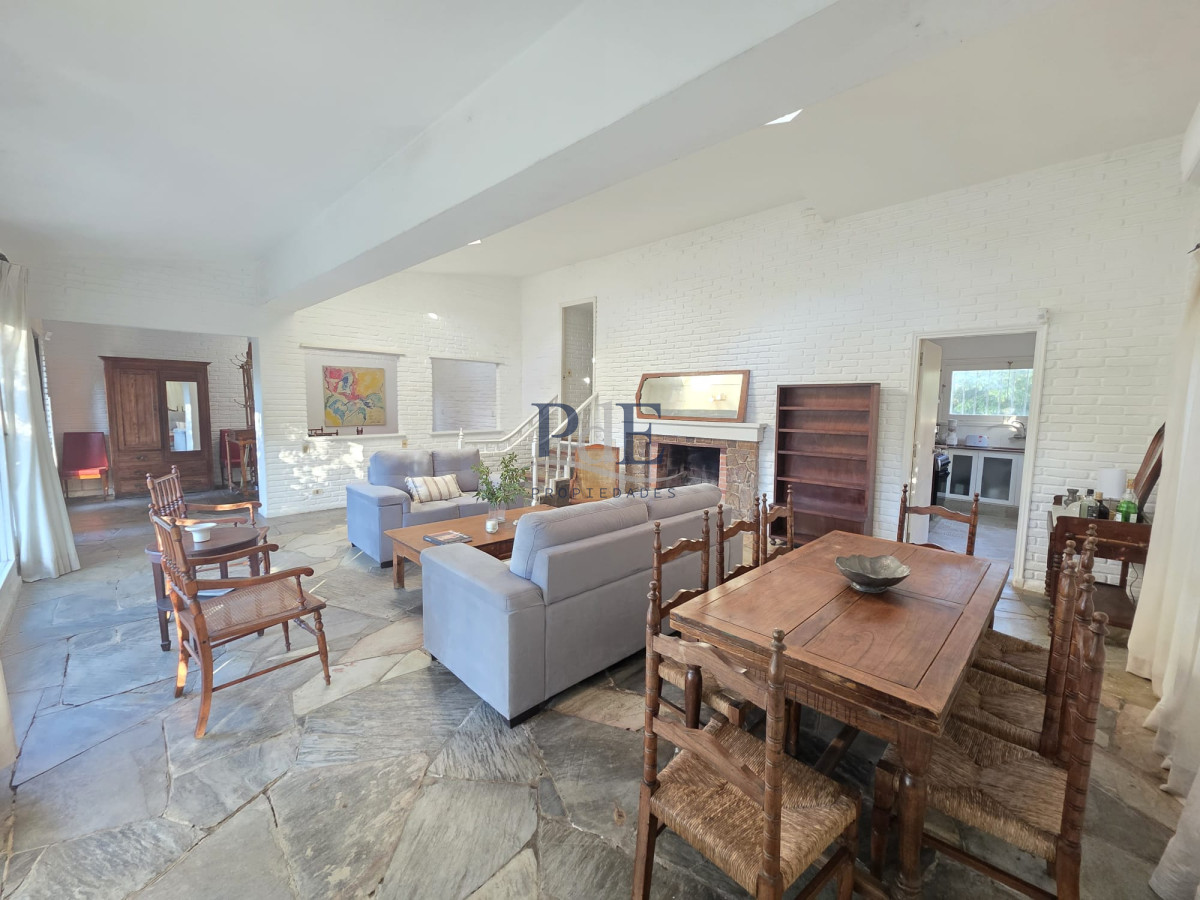 Casa en alquiler anual y de temporada San Rafael - 5 Dormitorios. - Imagen 3