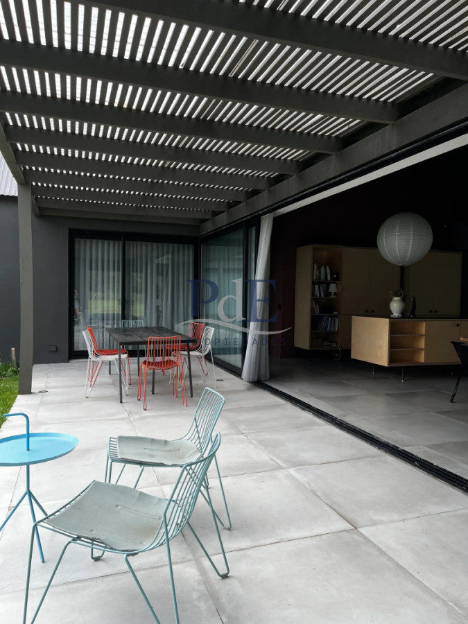 Importante residencia 3 suites + buhardilla, con vistas abiertas al campo. - Imagen 18