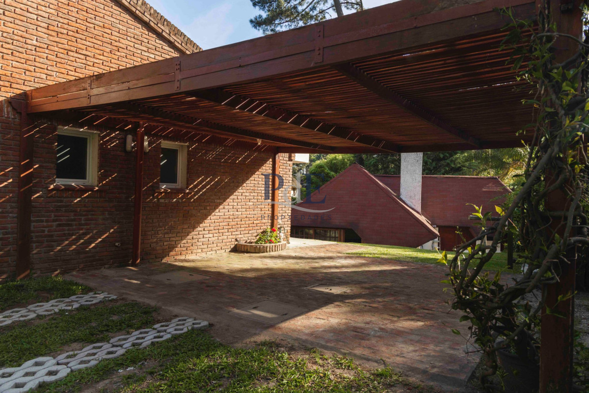 Casa en venta 4 dormitorios en Pinares con piscina climatizada. - Imagen 19