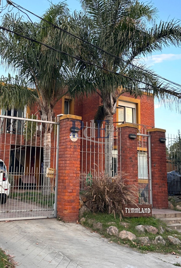 Casa en venta Playa Mansa,  4 dormitorios a 6c del Mar. Punta del Este - Imagen 1