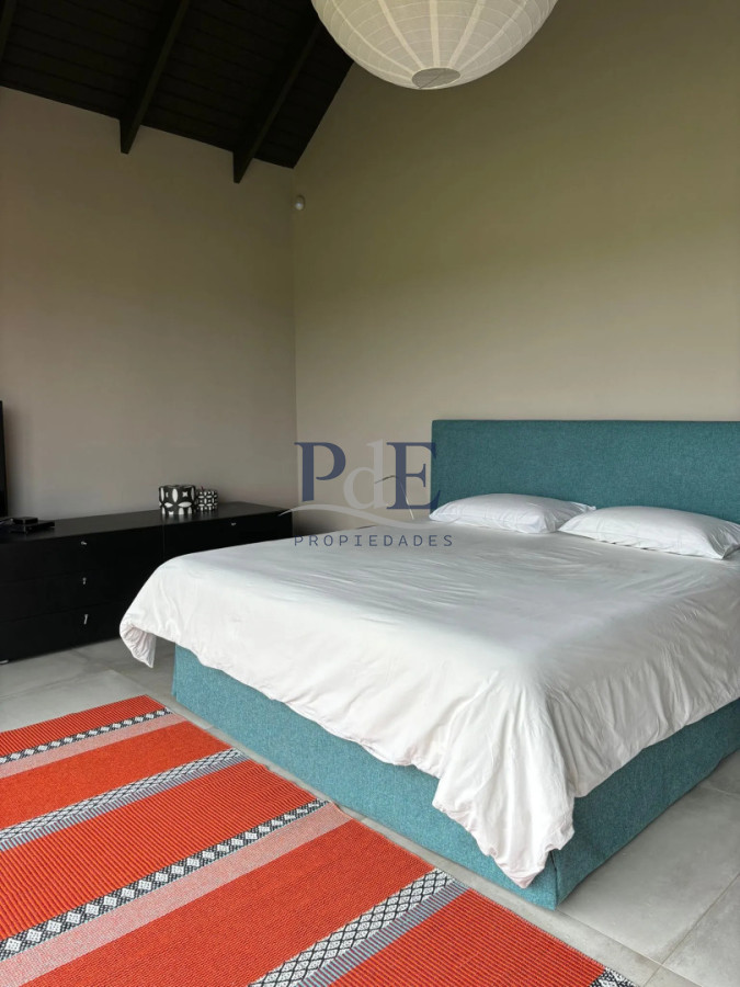 Importante residencia 3 suites + buhardilla, con vistas abiertas al campo. - Imagen 13