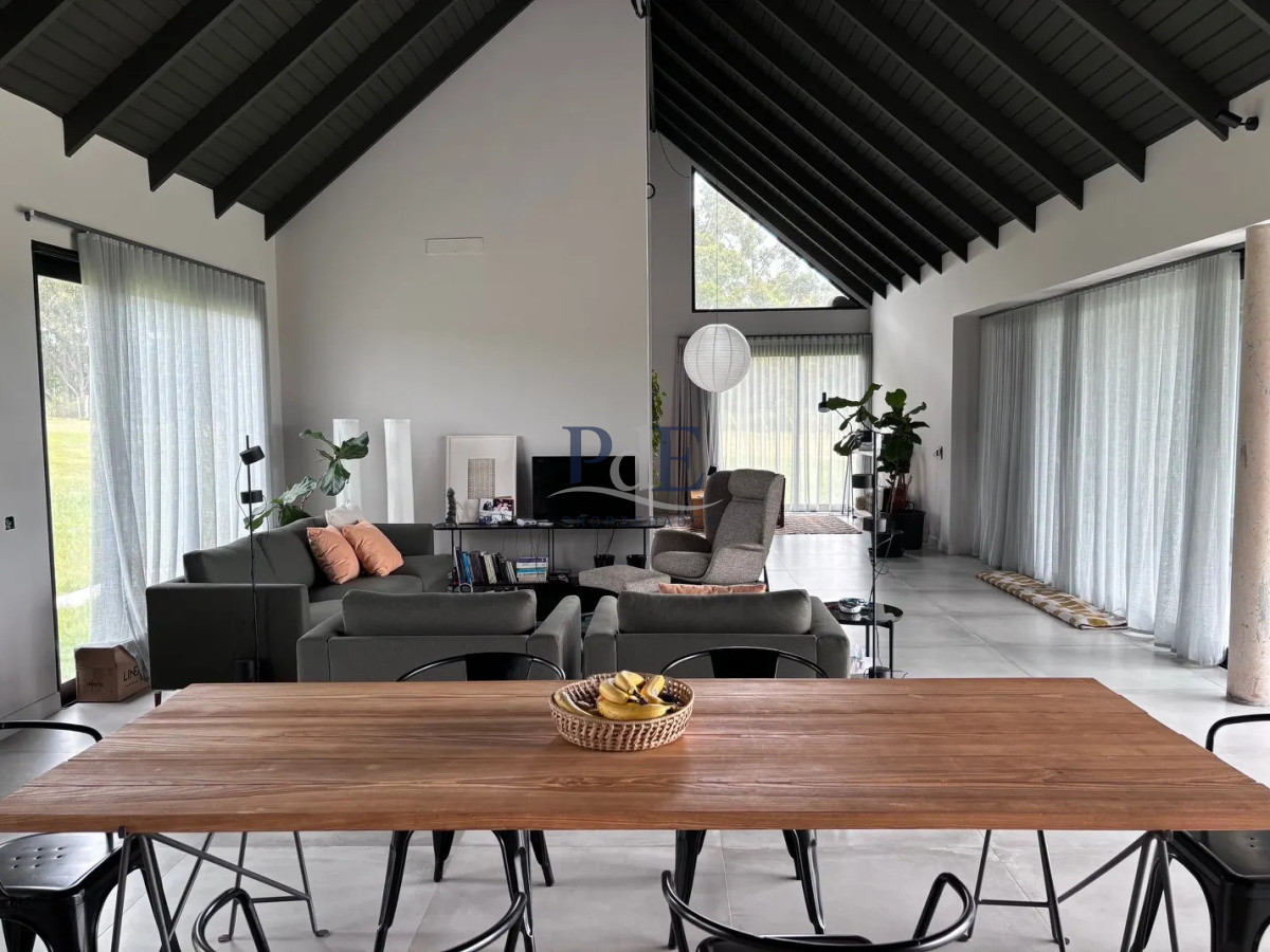 Importante residencia 3 suites + buhardilla, con vistas abiertas al campo. - Imagen 19