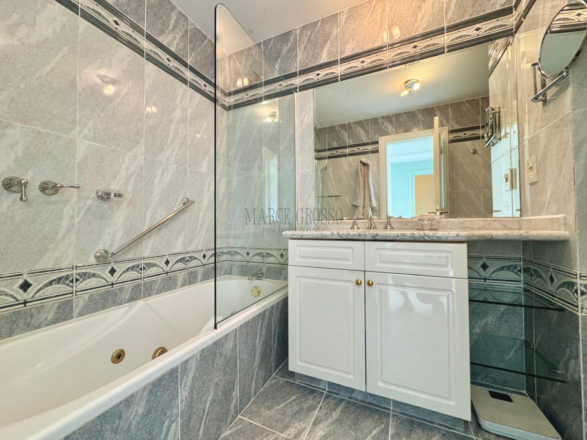 Apartamento ID.46 - Coral Tower 4 dormitorios - Playa Mansa