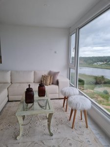 Apartamento en primera linea - 4 dormitorios Pinares Playa Mansa. - VLX6104A