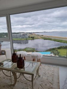 Apartamento en primera linea - 4 dormitorios Pinares Playa Mansa. - VLX6104A