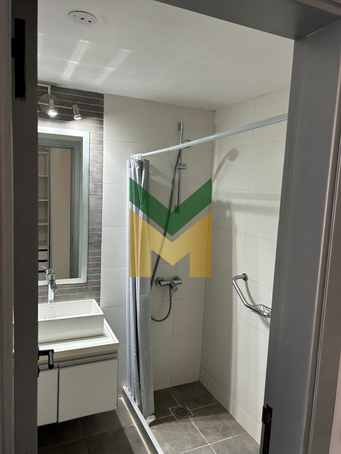 Apartamento ID.4717 - Apartamento en venta y alquiler de 2 dormitorios, Punta Del Este.