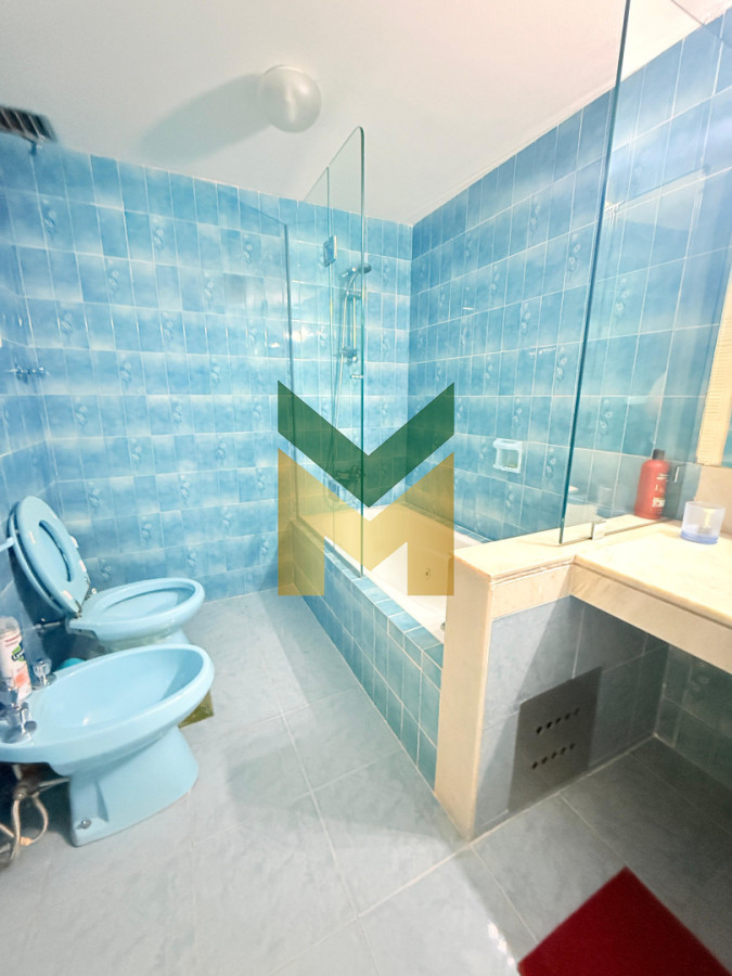 Apartamento ID.7077 - Alquiler 3 dormitorios Playa Mansa Frente Al Mar