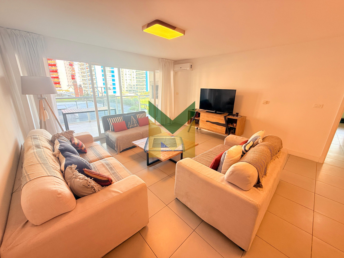 Apartamento ID.6831 - Apartamento en venta - 3 dormitorios Playa Brava